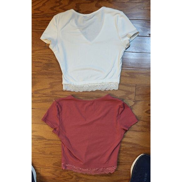 Shein Crop Top Juniors VNeck w/Floral Elastic Hem Size XS (Set of 2) Creme& Rose - Picture 14 of 14